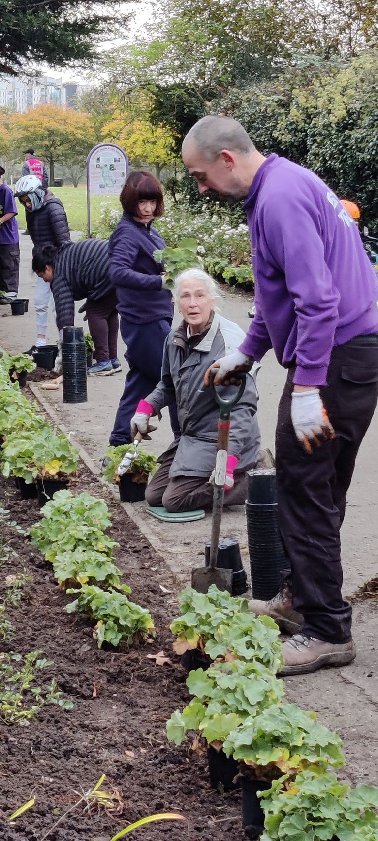 Mark and HRUA volunteers planting a border
